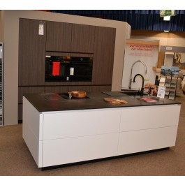 Ausstellungs-Küche Häcker Systemat AV2065/AV2041